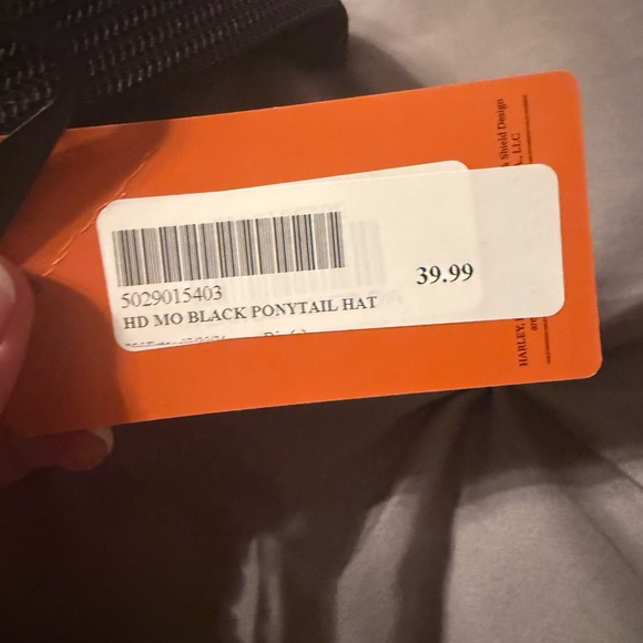 Harley-Davidson Black and Red Logo Tag - Picture 3 of 4